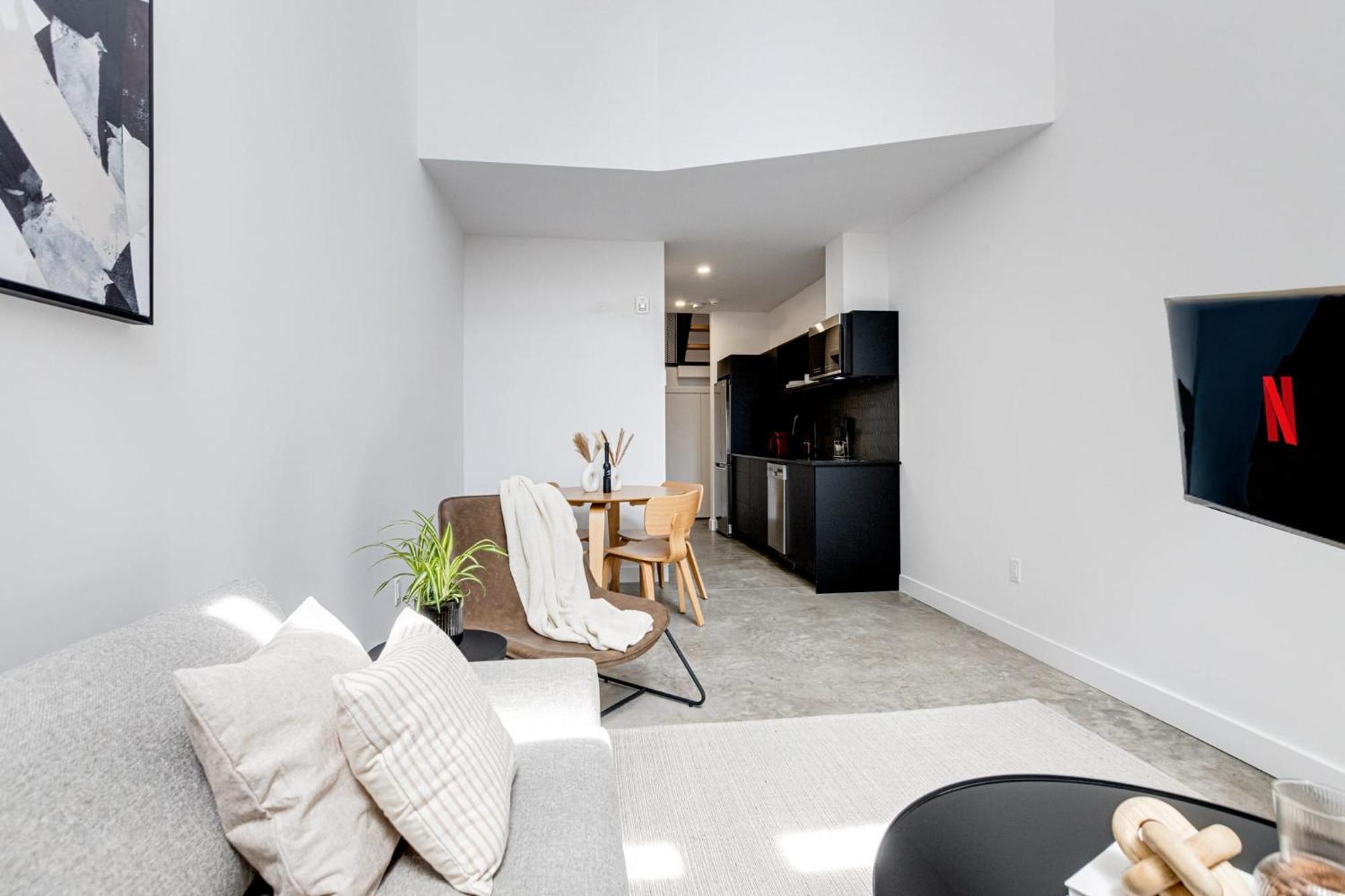 Luxurious 1Bdr Two-Floor Loft In Mile End -1A Apartment Montreal Exterior photo